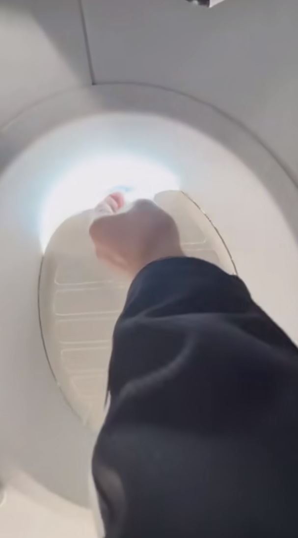 Keď si v kancelárii odostriete okno a zistíte, že ste na najvyššom poschodí